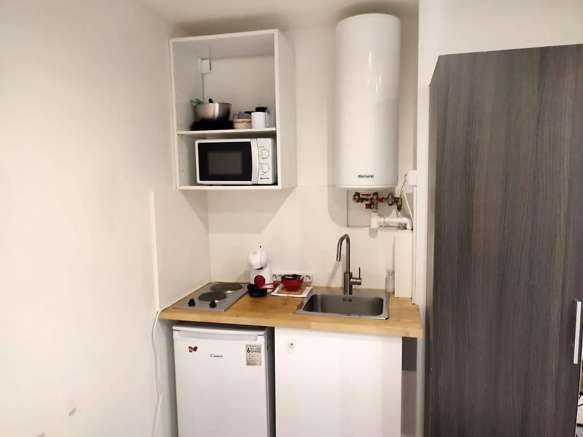 Studio Moderne Hopital Bichat - Paris 18 - 2P France